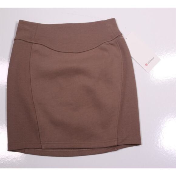 Lululemon Womens Scuba Mini Skirt Medium Taupe Taupetastic High Rise NWT - Picture 3 of 9